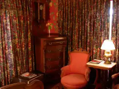 Martine Inn - 81