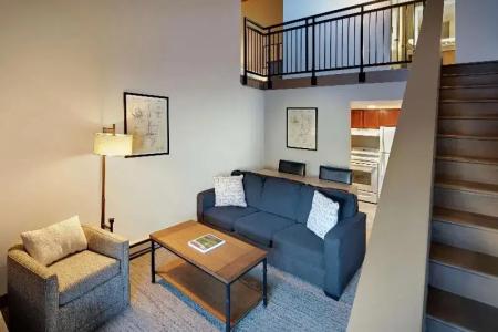 DoubleTree by Hilton - 56