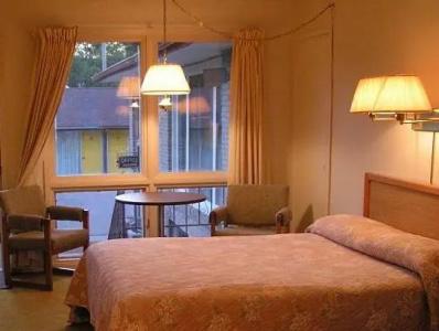 Town'n Country Motor Inn - 65