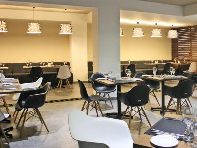 Amphitryon Boutique - 16