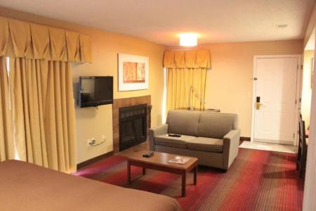 Hawthorn Suites East - 65