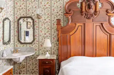 Martine Inn - 16
