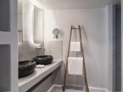 Cosmopolitan Suites - Small Luxurys of the World - 15