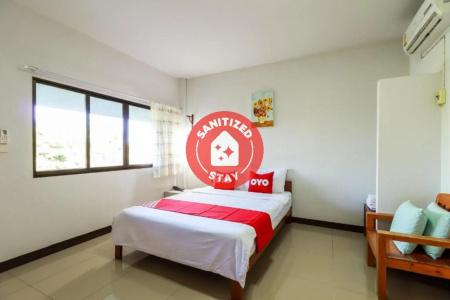 Vaccinated Staff - Oyo 421 Dnk Baan Suan - 0