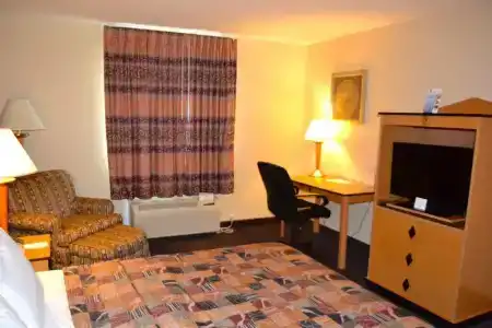 Quality Inn - 35