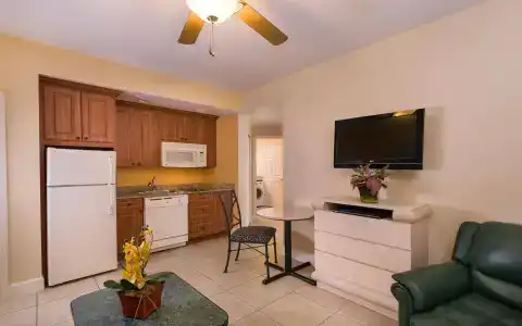 Westgate Lakes - 40