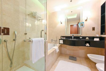 Crowne Plaza West Bay, An Ihg - 35