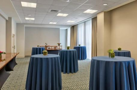 Astor Crowne Plaza New Orleans French Quarter, Corner of Bourbon and Canal - 11