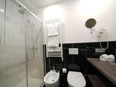 Pisa Tower Plaza - 10