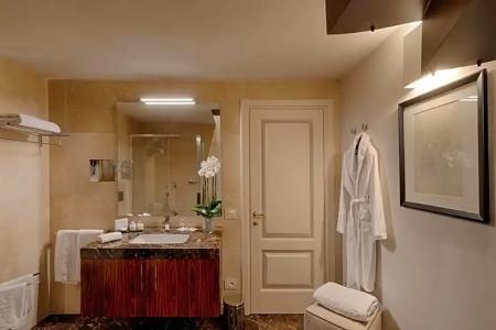 Donati Luxury Tower Suites - 165