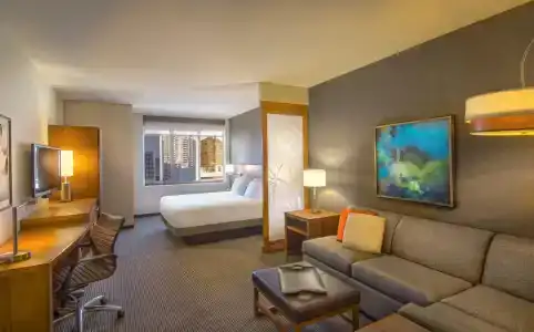 Hyatt Place Charlotte Downtown - 4