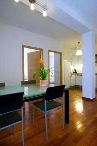 La Cour Des Augustins Boutique Gallery Design - 71