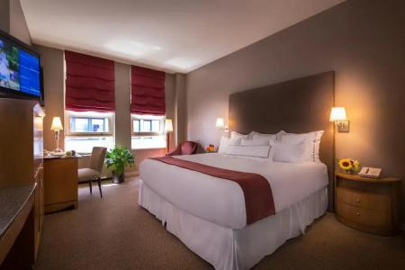 Giraffe by Library Hotel Collection - 44