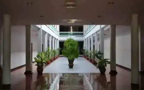 Grand Mansion - 11