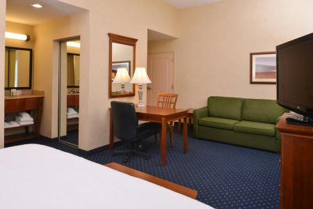 Hampton Inn and Suites South - 21
