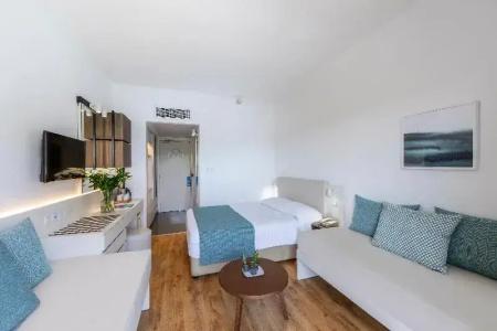 Louis Phaethon Beach - 63