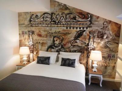 The Art Inn - 83