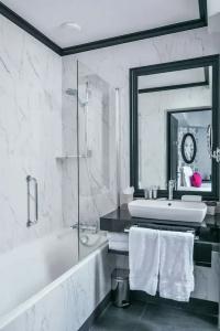 Maison Astor Paris, Curio Collection by Hilton - 44