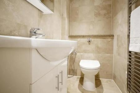 Queensgate Court - 287