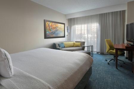 Courtyard by Marriott San Antonio Riverwalk - 2