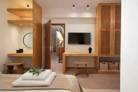 Elea Suites & Residences - 209
