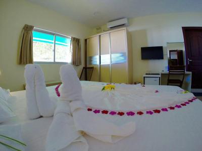 Luau Beach Inn - 7