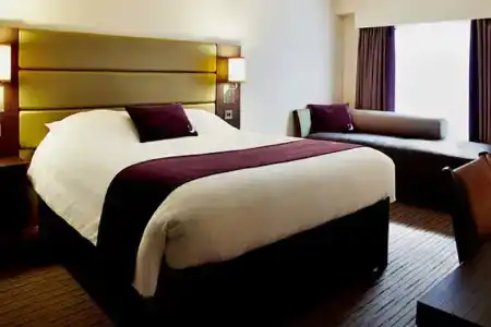 Premier Inn - Prestwich - 1