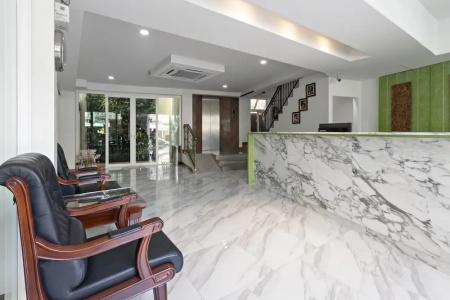 Royale 8 Ville Guest House - 1