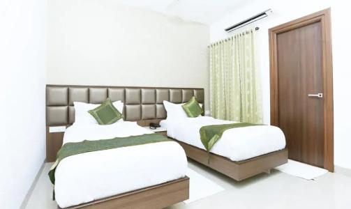 Treebo Trend Pechis Castle Nungambakkam - 27