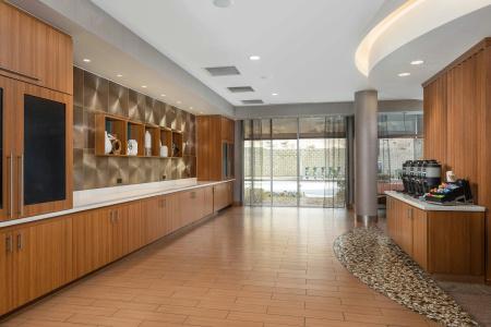 SpringHill Suites by Marriott Downtown/Cameron Harbor - 18