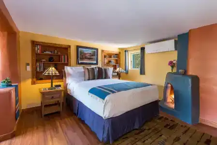 Inn of the Turquoise Bear - 124