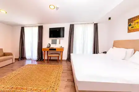 Neda Istanbul - 3