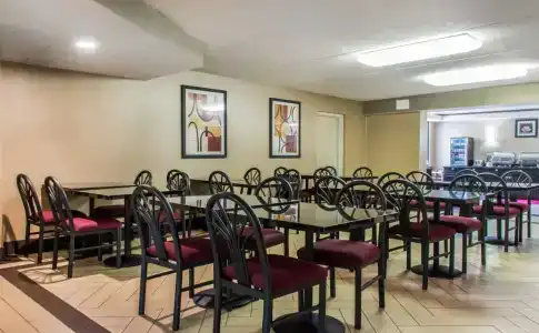 Best Western North - 25