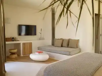 White Pebble Suites - 26