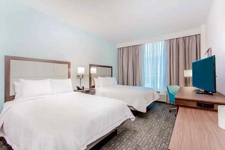 Hampton Inn & Suites Beach-Beachfront - 43