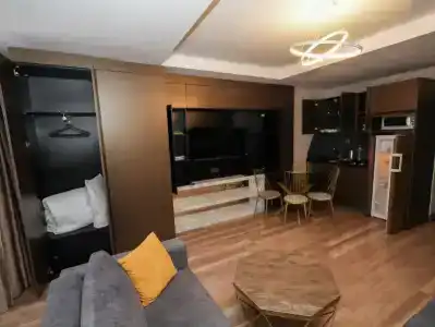 A Palace Suites - 112