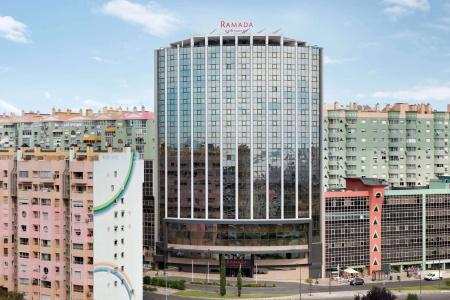 Ramada by Wyndham Lisbon - 0