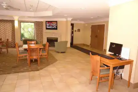 Holiday Inn Express & Suites, An Ihg - 18
