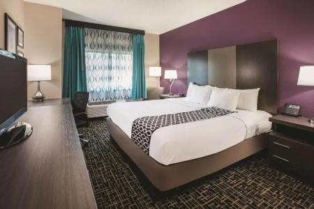 La Quinta Inn by Wyndham Indianapolis North at Pyramids - 38