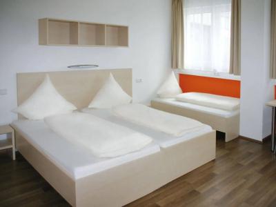 Orange und - 6