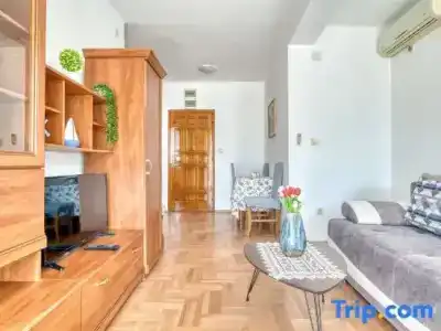 Elena - 276