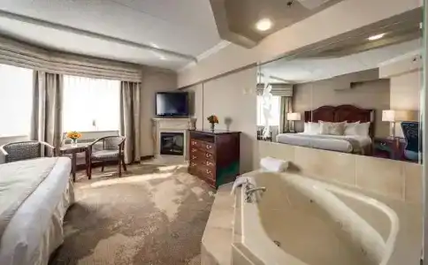 Monte Carlo Inn - 56