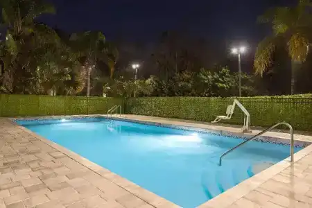 Country Inn & Suites by Radisson Near Universal - 18
