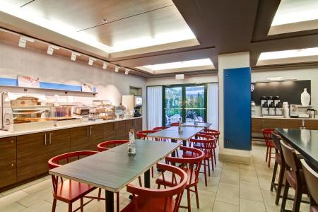 Rodeway Inn & Suites - 26