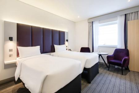 Premier Inn Dubai International Airport - 35