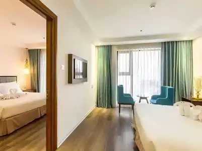 Adaline and Suite - 5