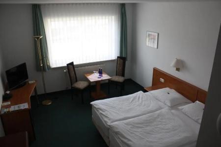 & Restaurant Bergfried - 25