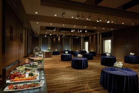 Hilton Okinawa Chatan Resort - 20