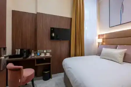 The Castleton - 75