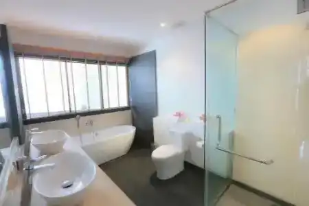 Naiharn Beach Villa - 9